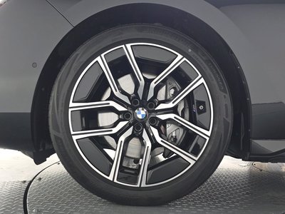 2025 BMW 7 SERIES photo 6