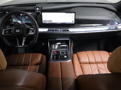 2025 BMW 7 SERIES photo 5