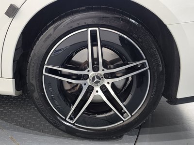 MERCEDES-BENZ E-CLASS - 8