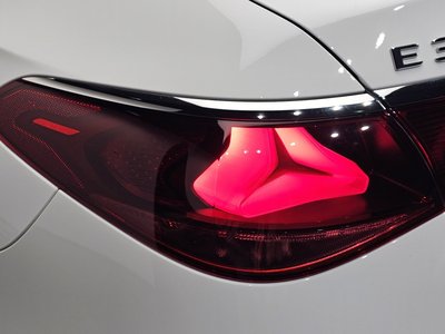 MERCEDES-BENZ E-CLASS - 10