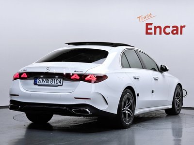 MERCEDES-BENZ E-CLASS - 4