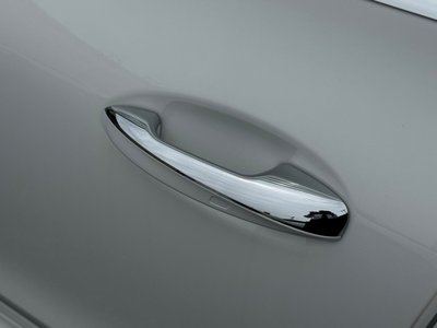 MERCEDES-BENZ CLA - 10