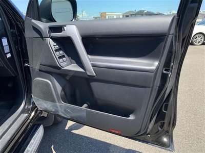 صورة مصغرة 35 لـ 2023 Toyota LAND CRUISER PRADO