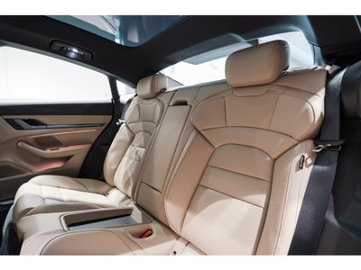 صورة مصغرة 17 لـ 2025 Porsche TAYCAN
