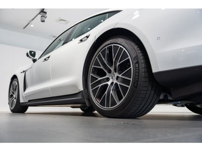 صورة مصغرة 20 لـ 2025 Porsche TAYCAN