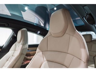 صورة مصغرة 12 لـ 2025 Porsche TAYCAN