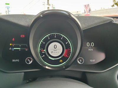صورة مصغرة 38 لـ 2023 Aston Martin VANTAGE