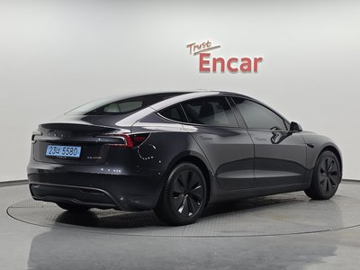TESLA MODEL 3 - 2