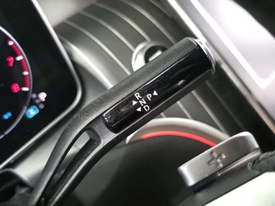 MERCEDES-BENZ GLC - 10