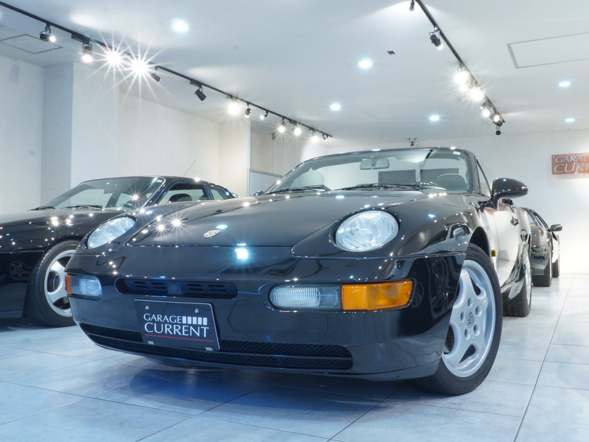 PORSCHE 968 CABRIOLET - View 1