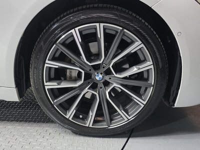 BMW 7 SERIES - 8