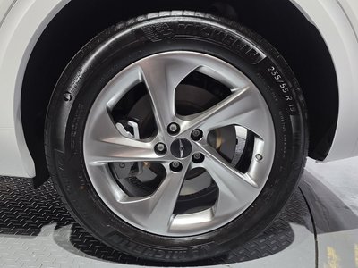 صورة 8 لـ 2024 Genesis GV70