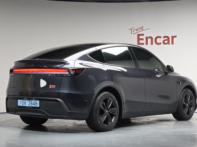 2025 Tesla MODEL Y 照片 2