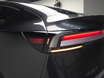 2025 Tesla MODEL Y 照片 10