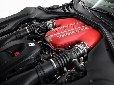 FERRARI 12CILINDRI - 10