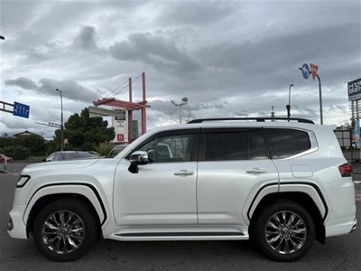 صورة مصغرة 30 لـ 2023 Toyota LAND CRUISER 300