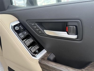صورة مصغرة 26 لـ 2023 Toyota LAND CRUISER 300