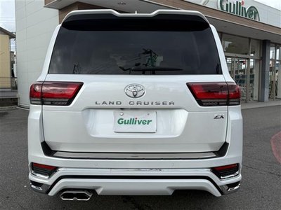 صورة مصغرة 32 لـ 2023 Toyota LAND CRUISER 300