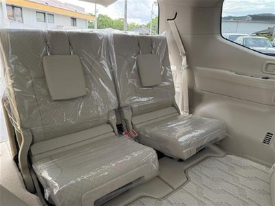 صورة مصغرة 12 لـ 2023 Toyota LAND CRUISER 300