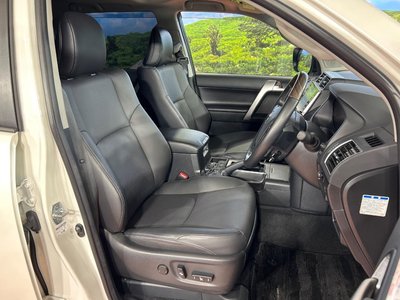 TOYOTA LAND CRUISER PRADO - 8