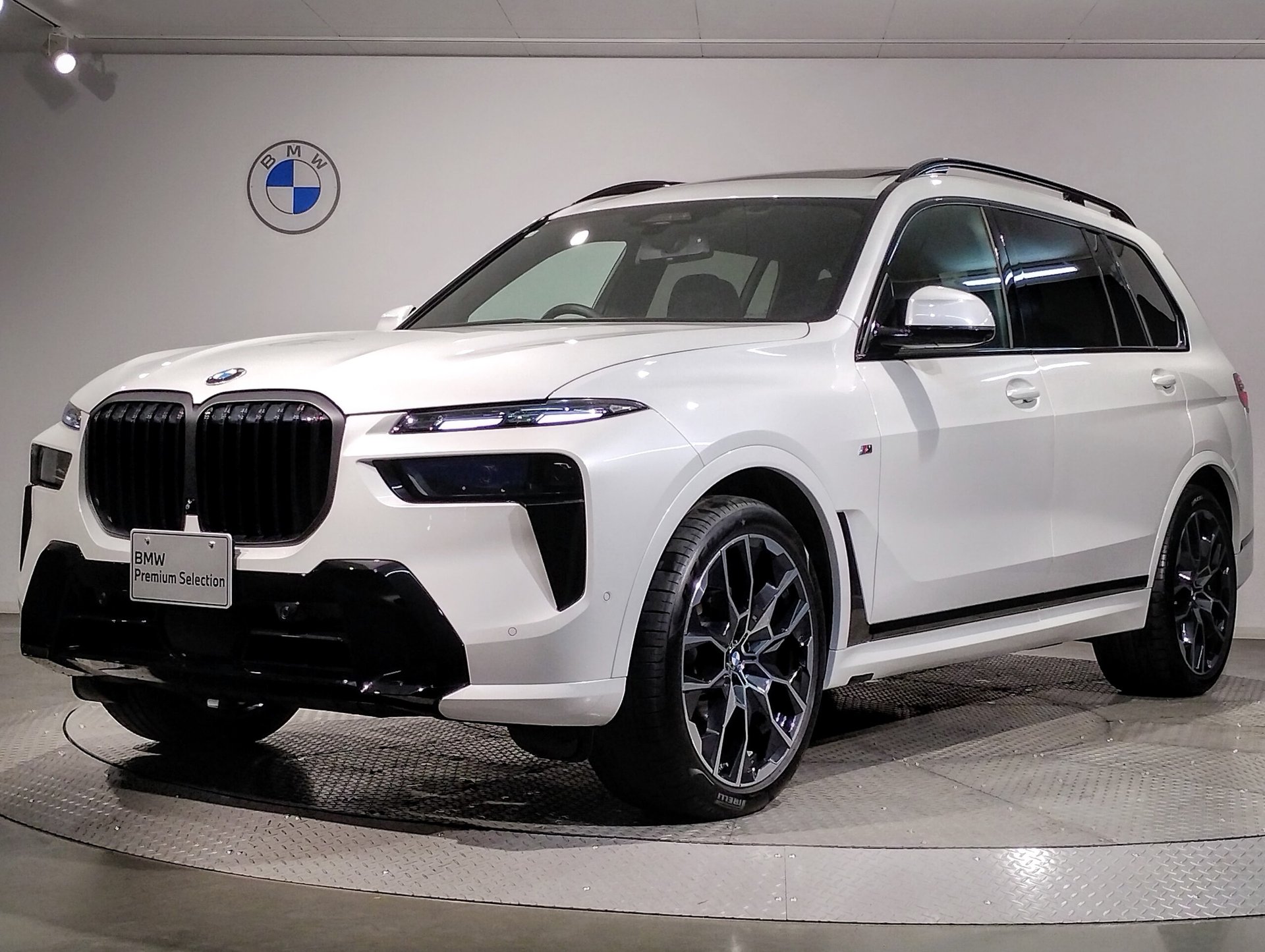 BMW X7 - View 1