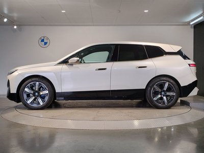BMW IX - 7