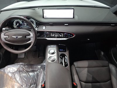 صورة 5 لـ 2024 Genesis GV70