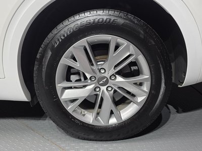 صورة 8 لـ 2024 Genesis GV70