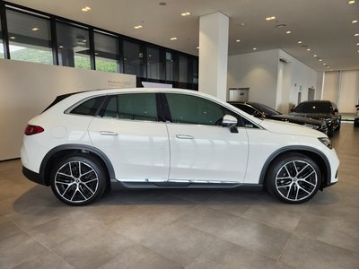 2025 Mercedes-BENZ EQE photo 9