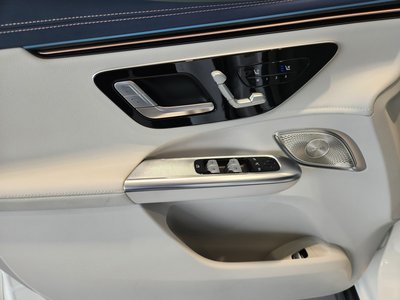 2025 Mercedes-BENZ EQE thumbnail 18
