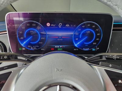 2025 Mercedes-BENZ EQE thumbnail 13