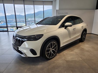 2025 Mercedes-BENZ EQE photo 1