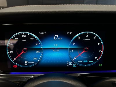 MERCEDES-BENZ E-CLASS - 8