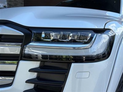 2023 Toyota LAND CRUISER 300 — миниатюра 13