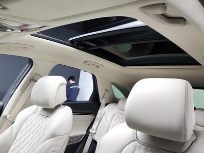 2023 Genesis GV70 — миниатюра 19