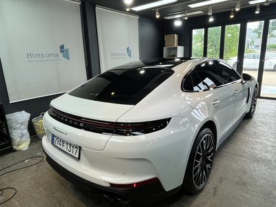 PORSCHE PANAMERA - 8