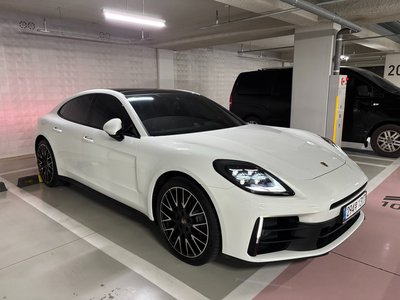 PORSCHE PANAMERA - 1