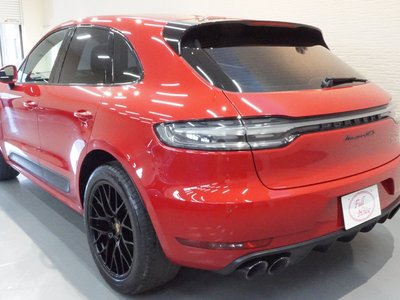 PORSCHE MACAN - 5