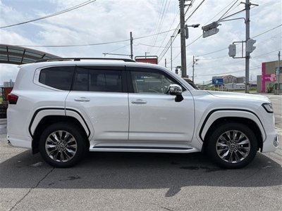 2025 Toyota LAND CRUISER 300 — фото 9