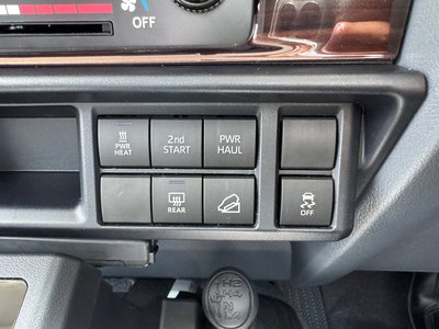 2025 Toyota LAND CRUISER 70 缩略图 46