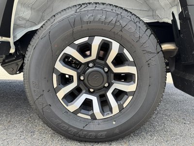 2025 Toyota LAND CRUISER 70 缩略图 32