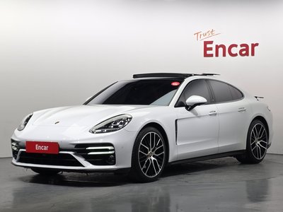 PORSCHE PANAMERA - 1
