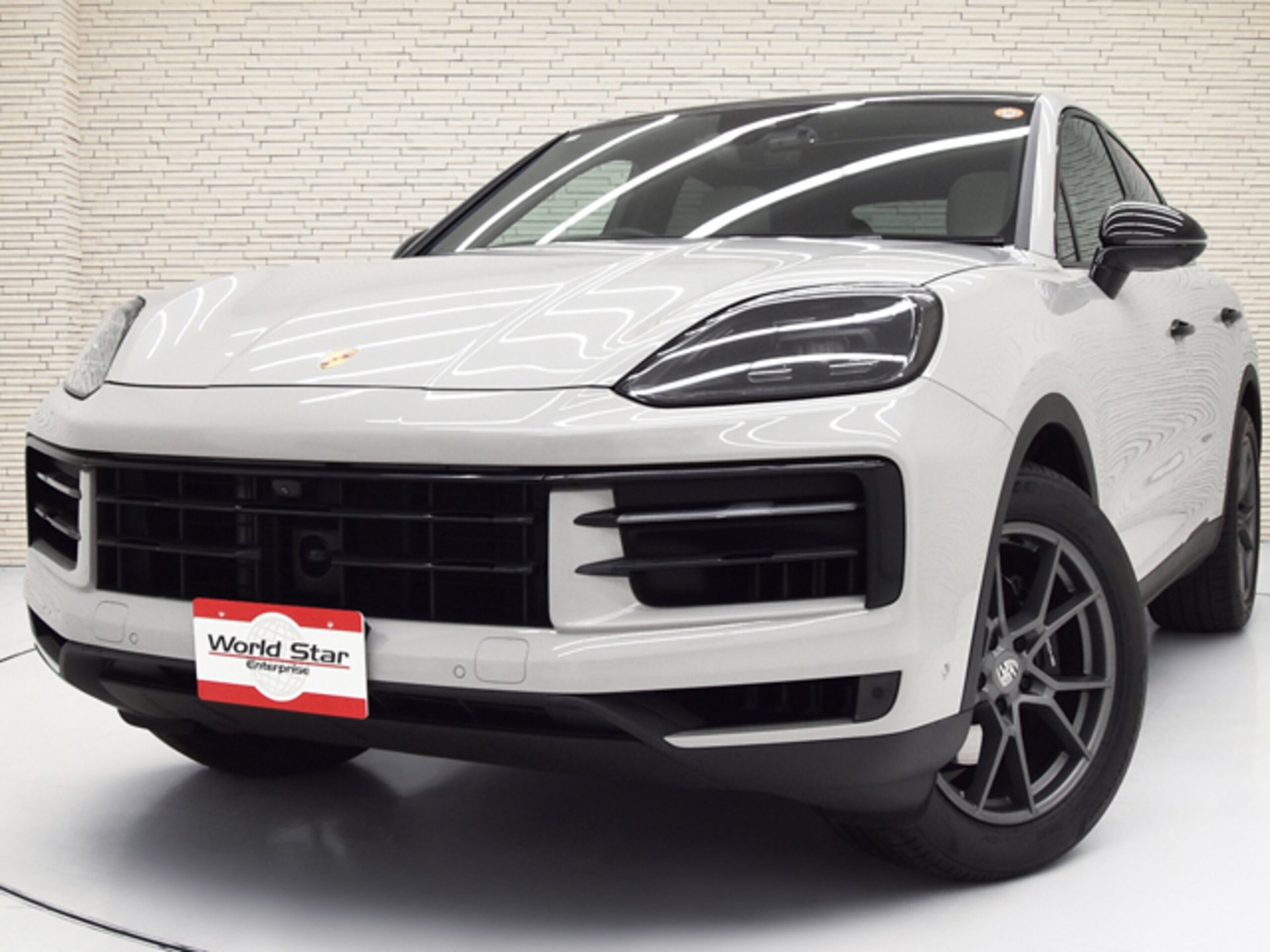 PORSCHE CAYENNE COUPE - View 1