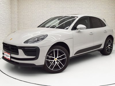 PORSCHE MACAN - 3