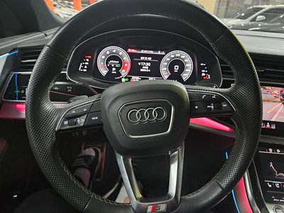 AUDI Q8 - 8