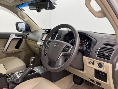 TOYOTA LAND CRUISER PRADO - 9