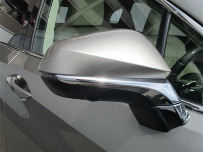 LEXUS RX - 8
