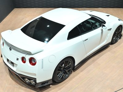 NISSAN GT-R - 8