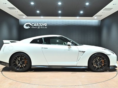 NISSAN GT-R - 9