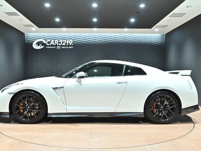NISSAN GT-R - 10